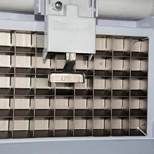 Ice making tray